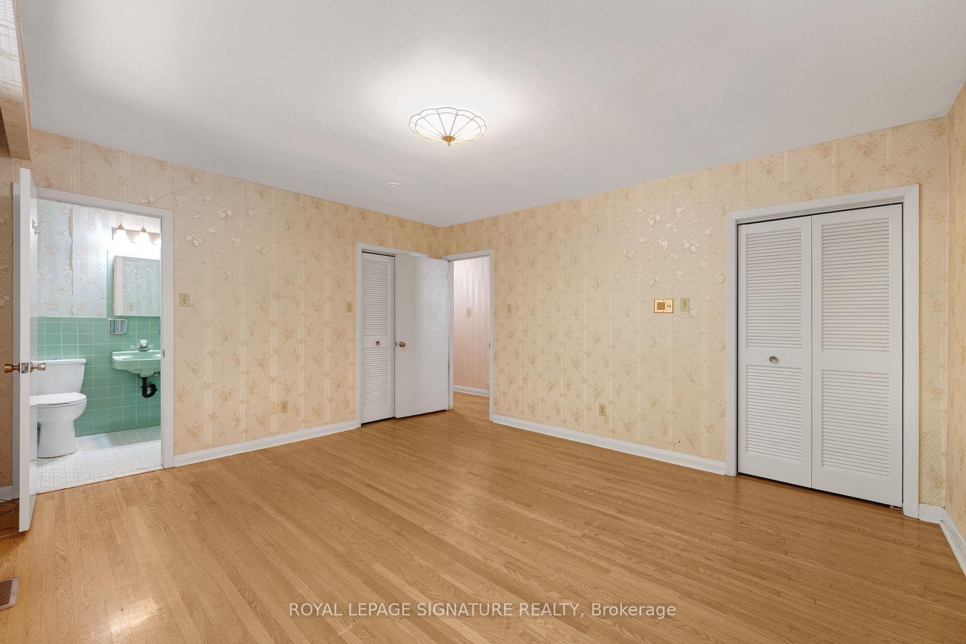 209 Burbank Drive photo 12