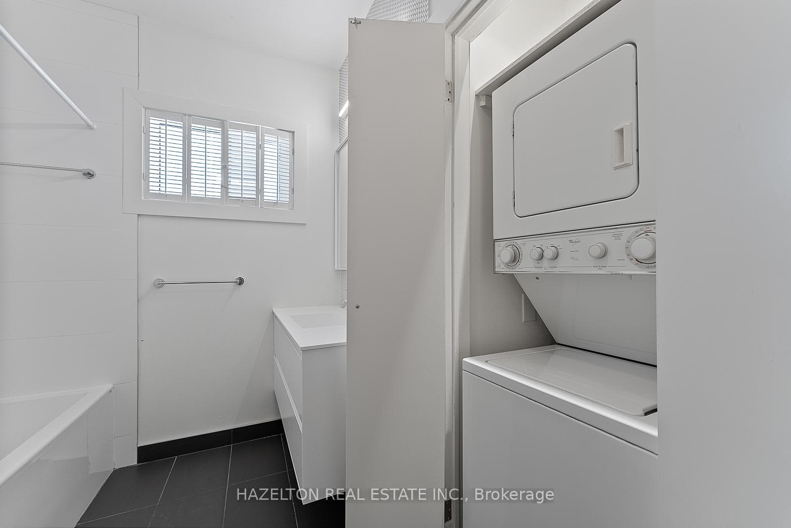 17 Lowther Avenue Unit 1 photo 34