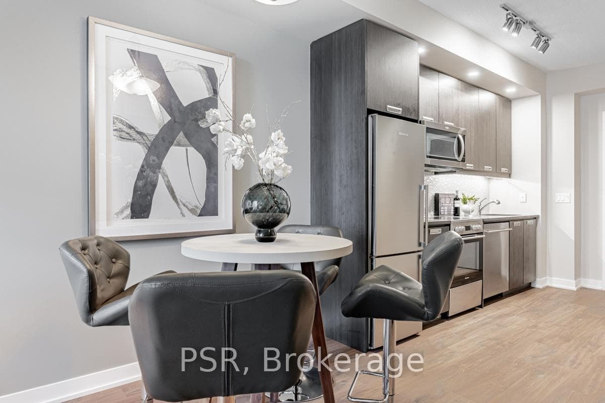 99 John Street Unit 2105 photo 8