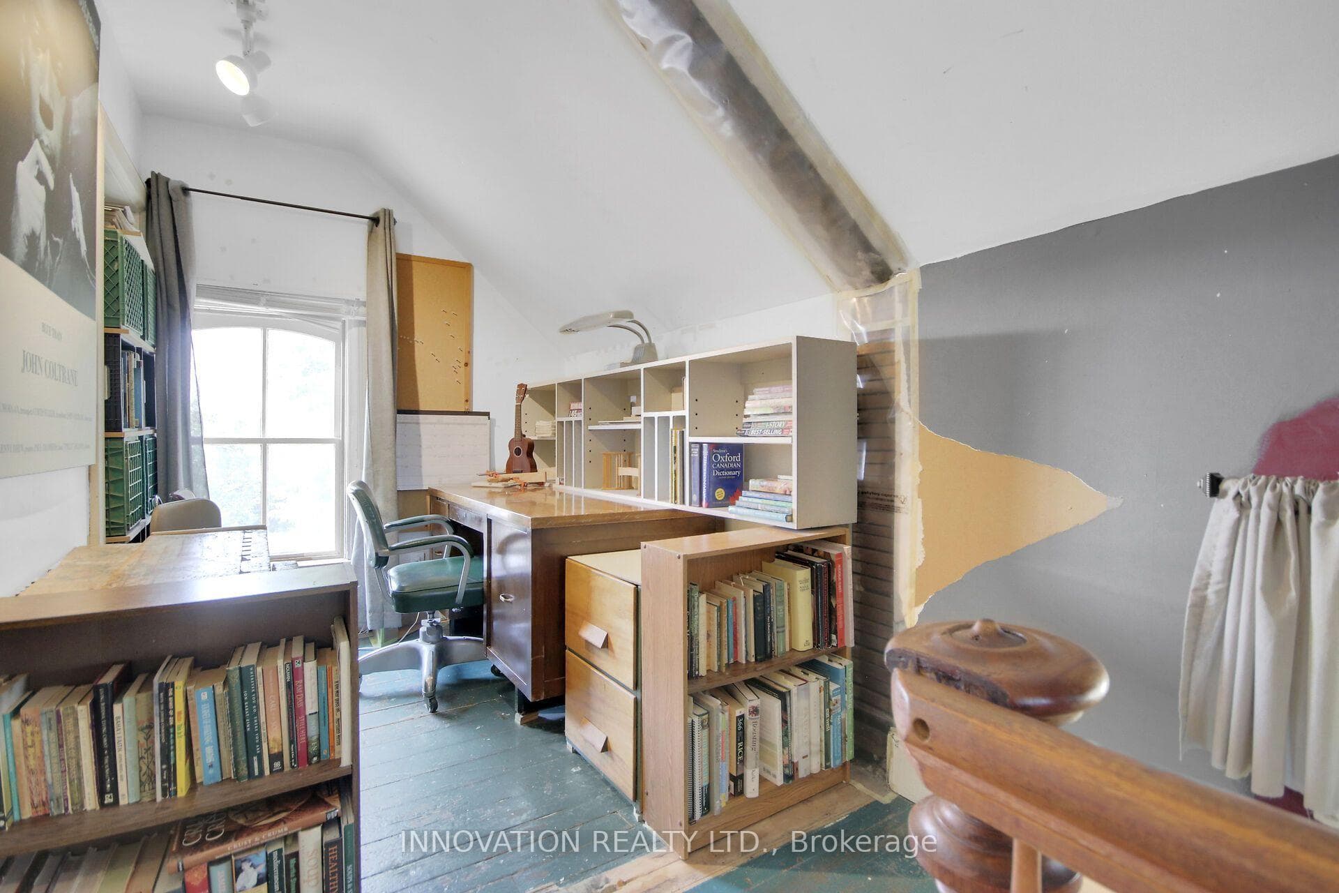 2158 Dundas Street photo 23