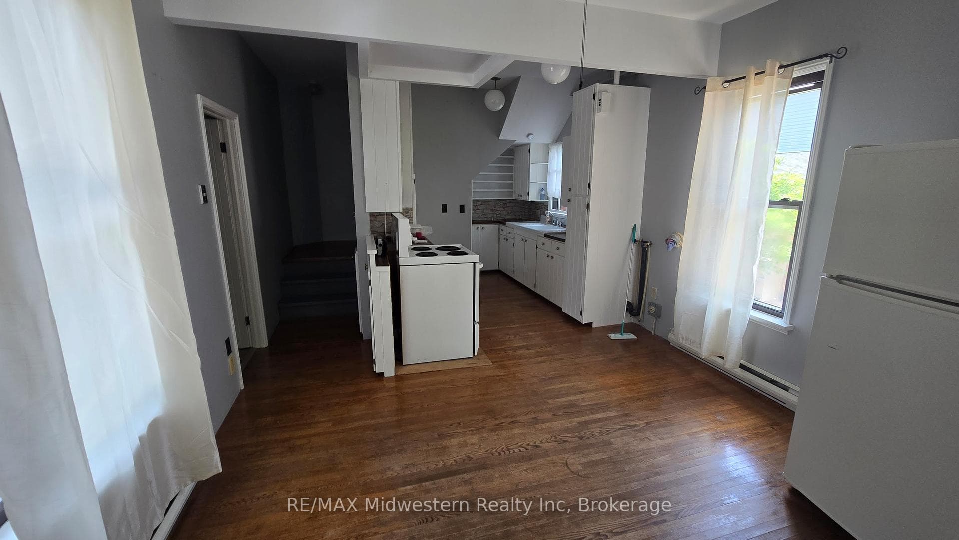 545 Inkerman Street Unit 2 photo 5