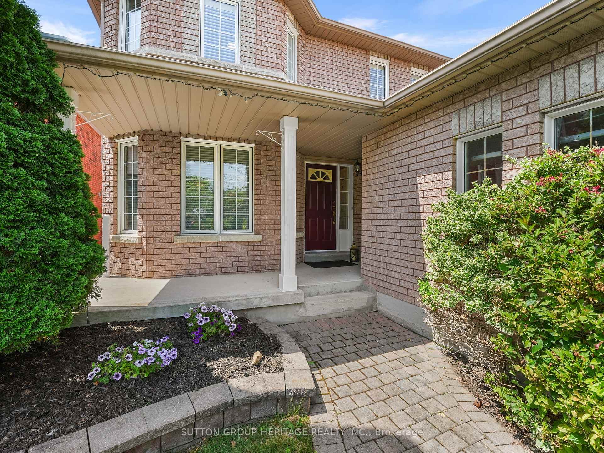 51 Annie Crescent photo 3