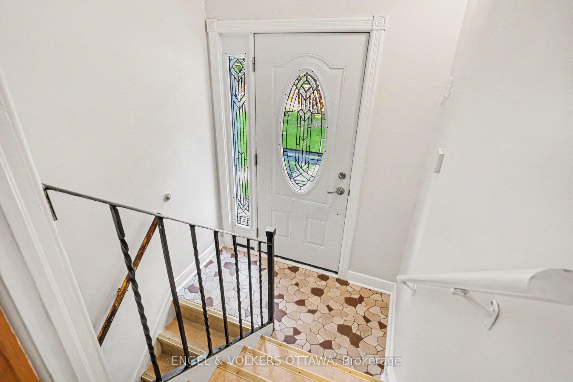 325 Summit Avenue photo 5