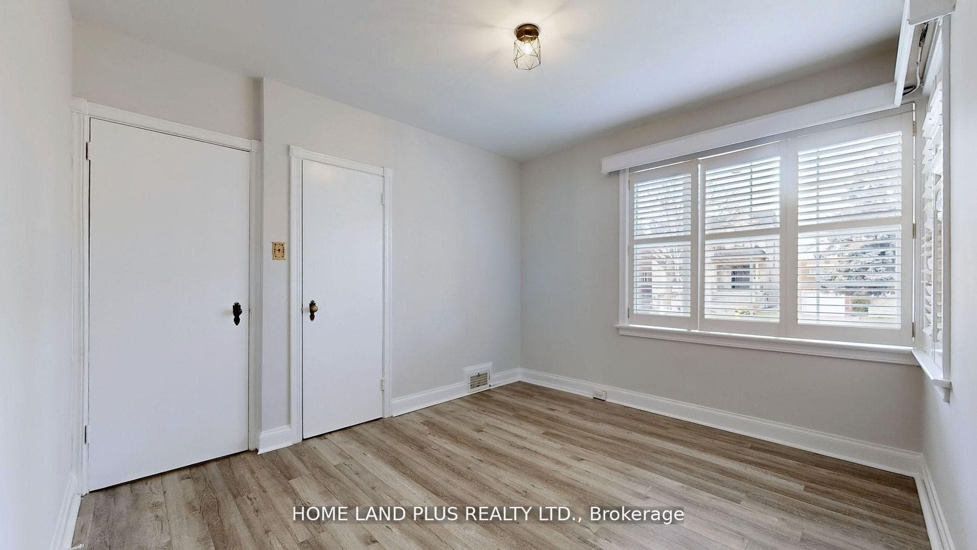 257 Joicey Boulevard photo 24
