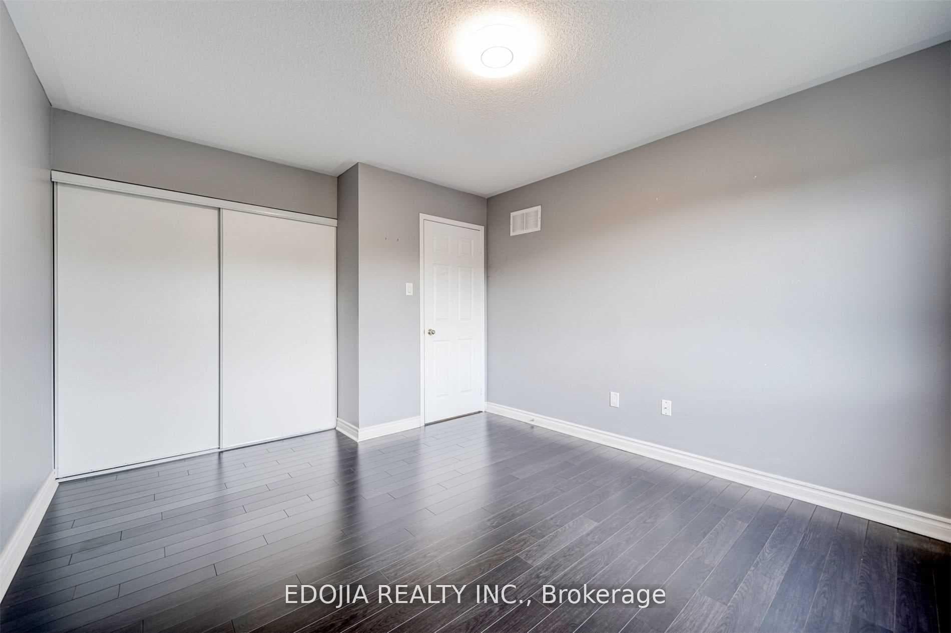 74 James Scott Road photo 15