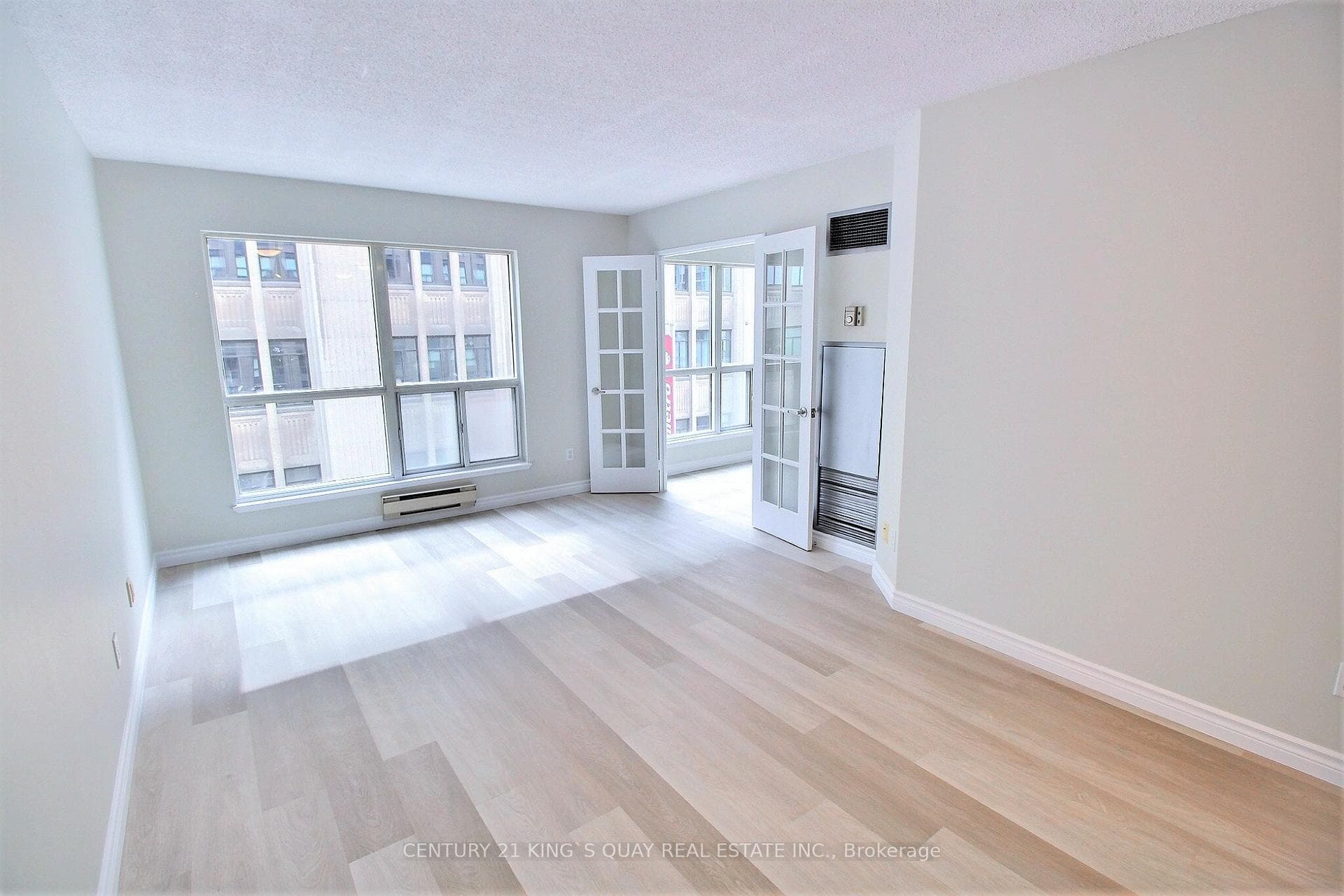 7 Carlton Street Unit 609 photo 9