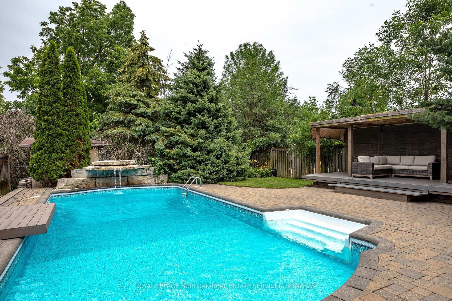 215 Burloak Drive photo 44