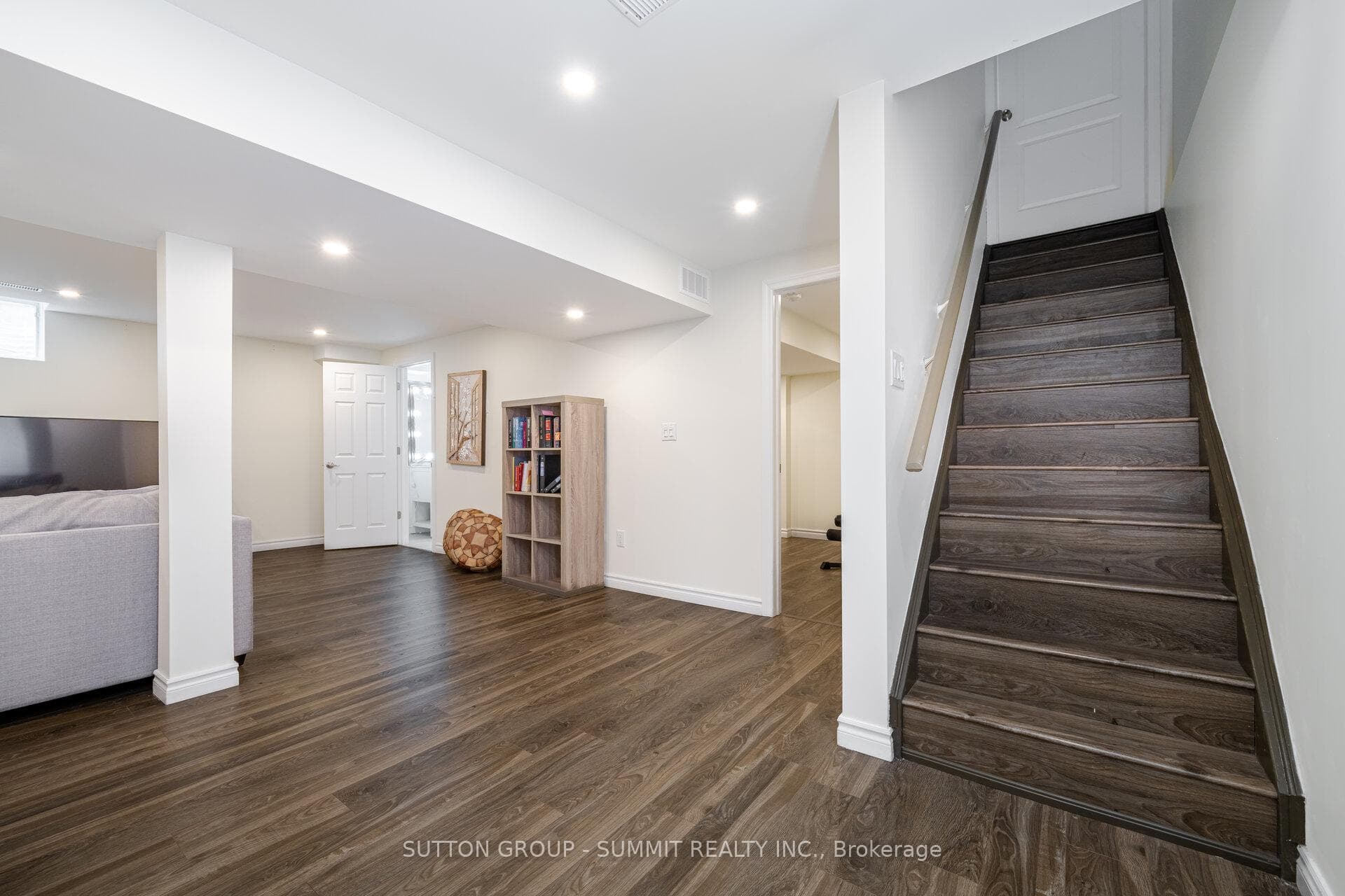446 McJannett Avenue photo 31