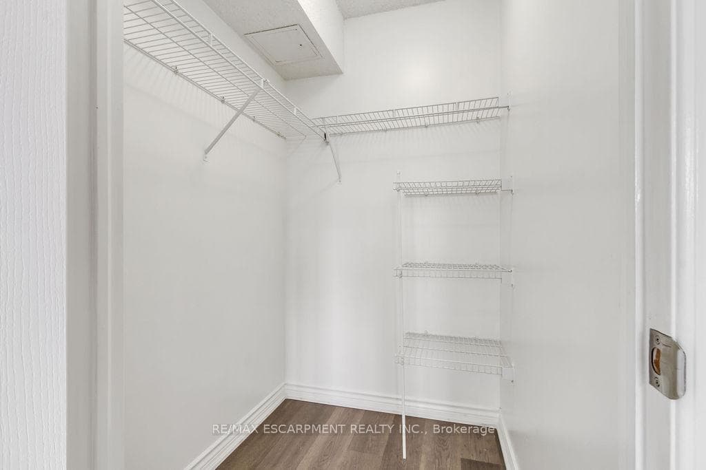1276 Maple Crossing Boulevard Unit 607 photo 13
