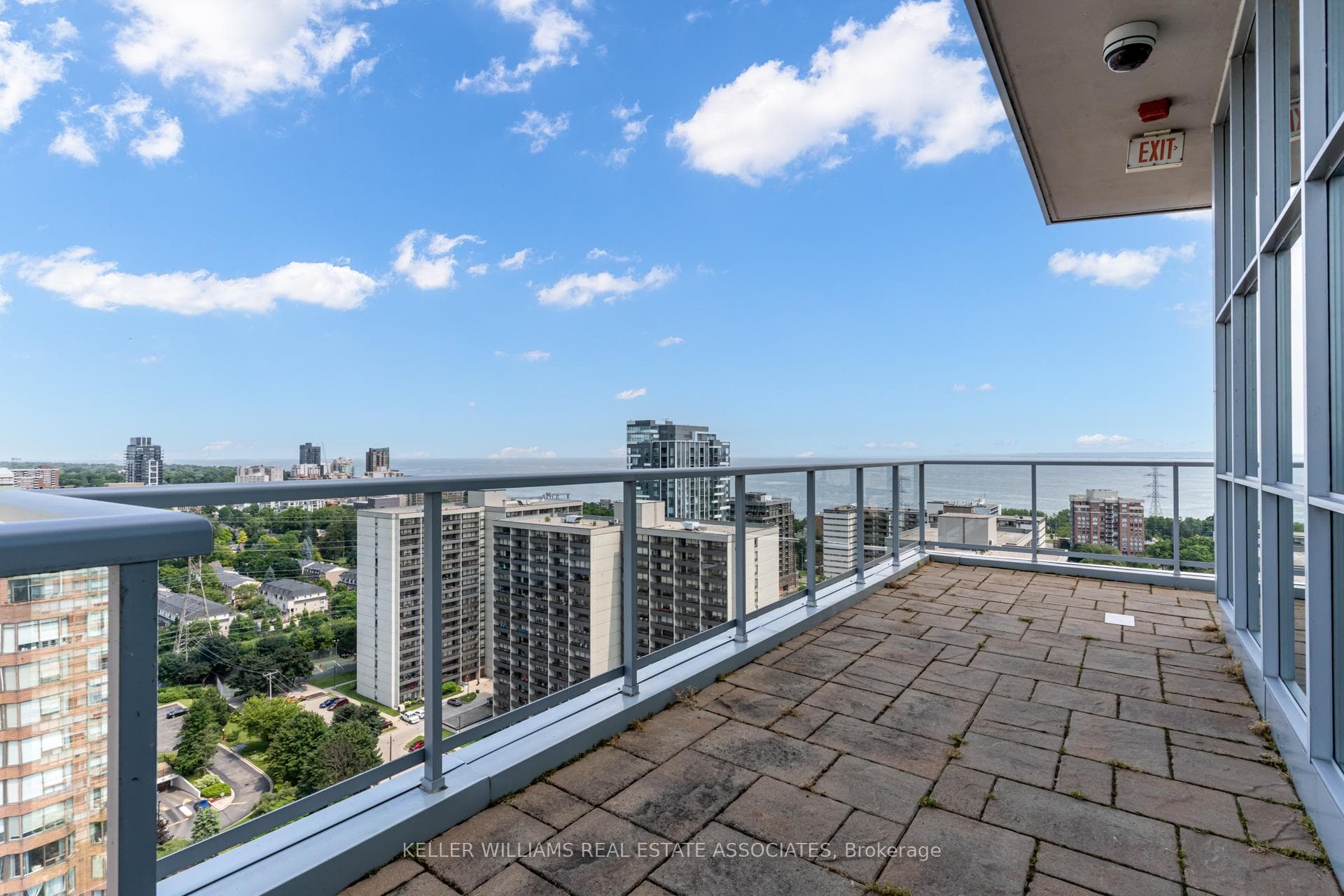 551 Maple Avenue Unit 1108 photo 33