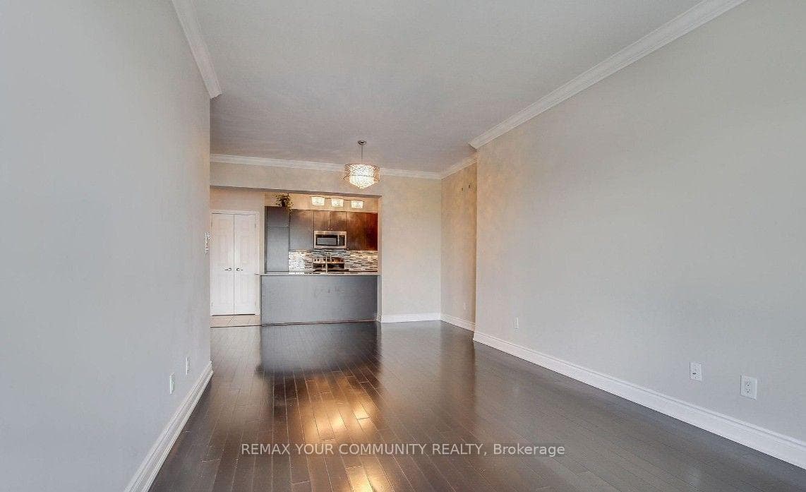 10211 Keele Street Unit 211 photo 9
