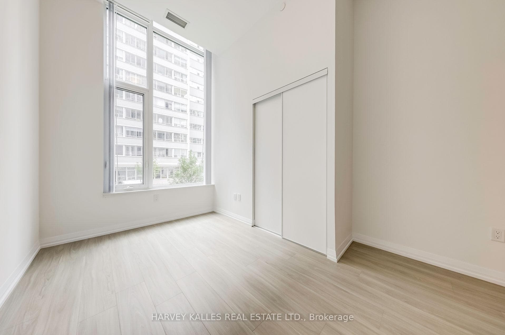 50 Dunfield Avenue Unit TH116 photo 18