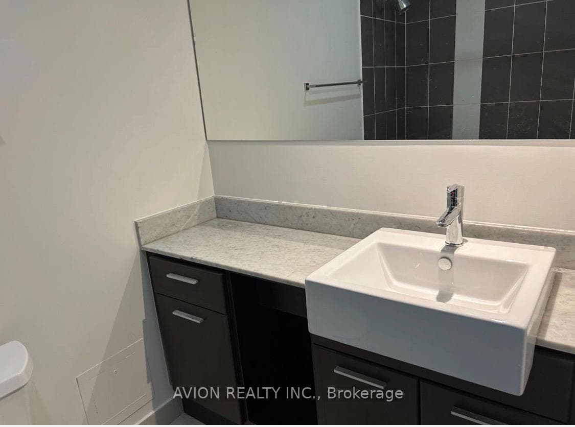 770 Bay Street Unit 1001 photo 4