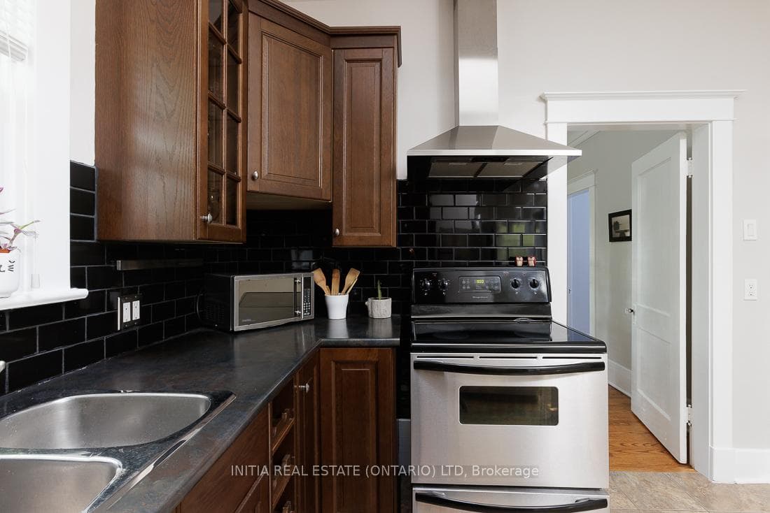 14 Carlton Avenue photo 12