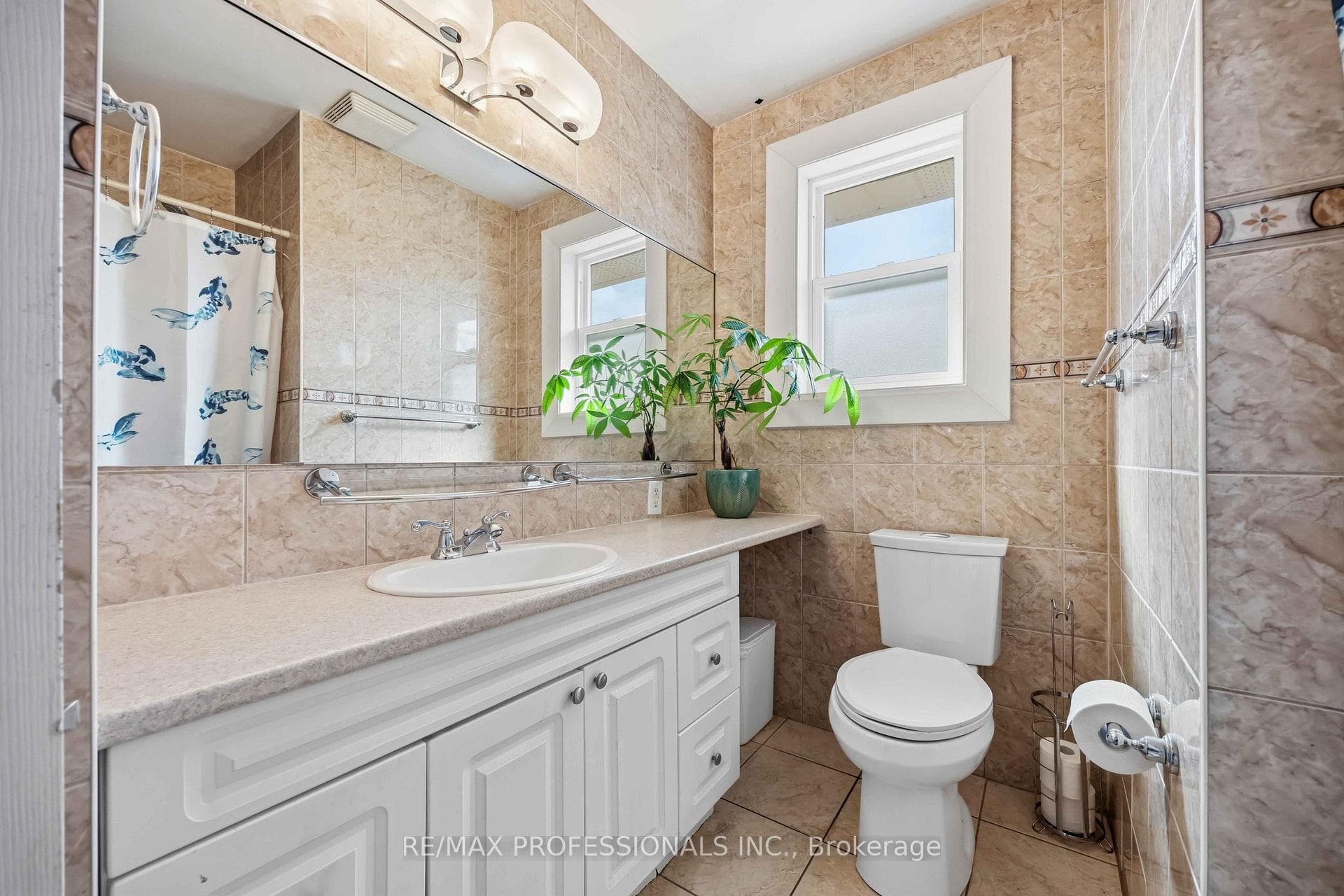 14 Dashwood Crescent photo 13