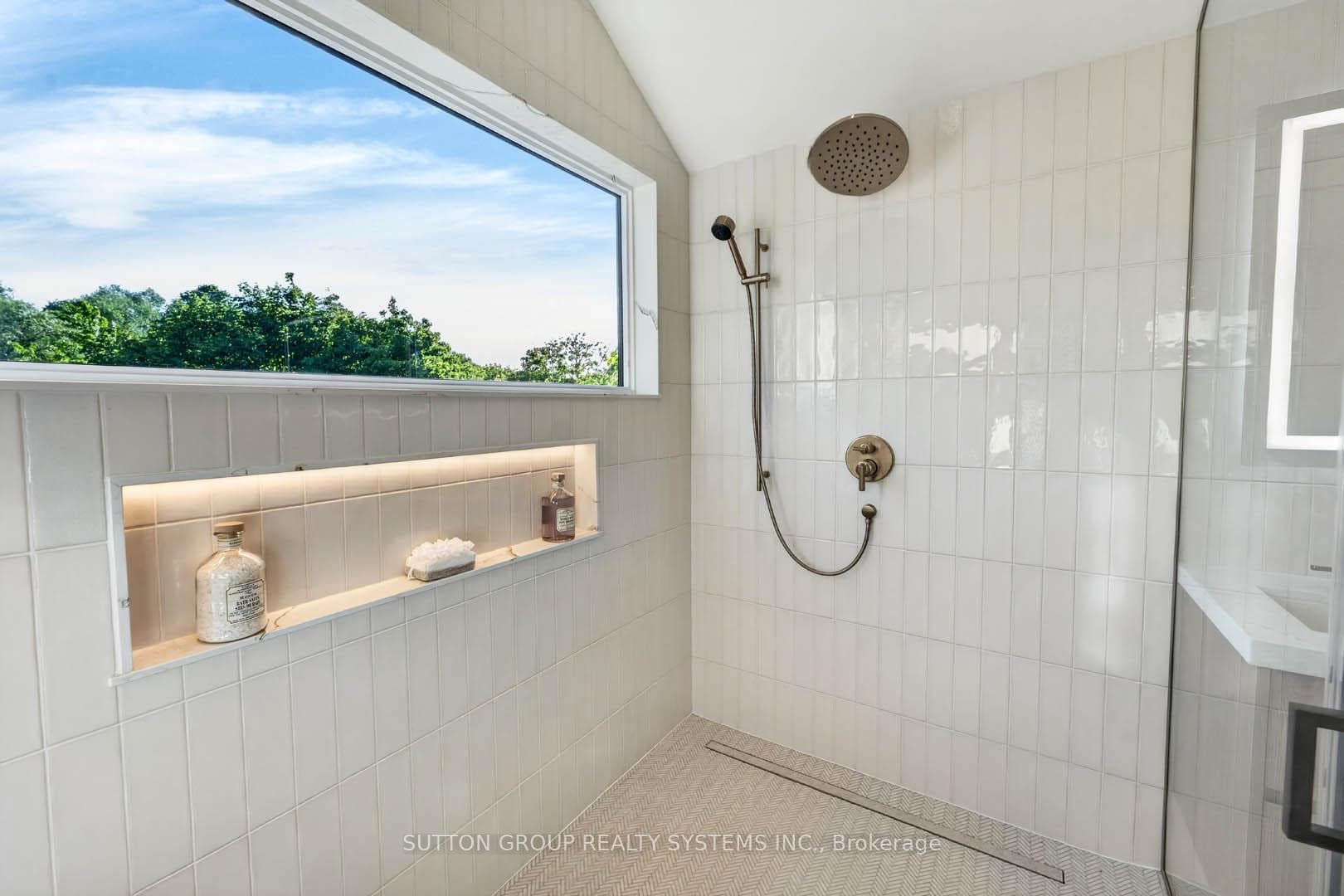 Primary En-suite shawer