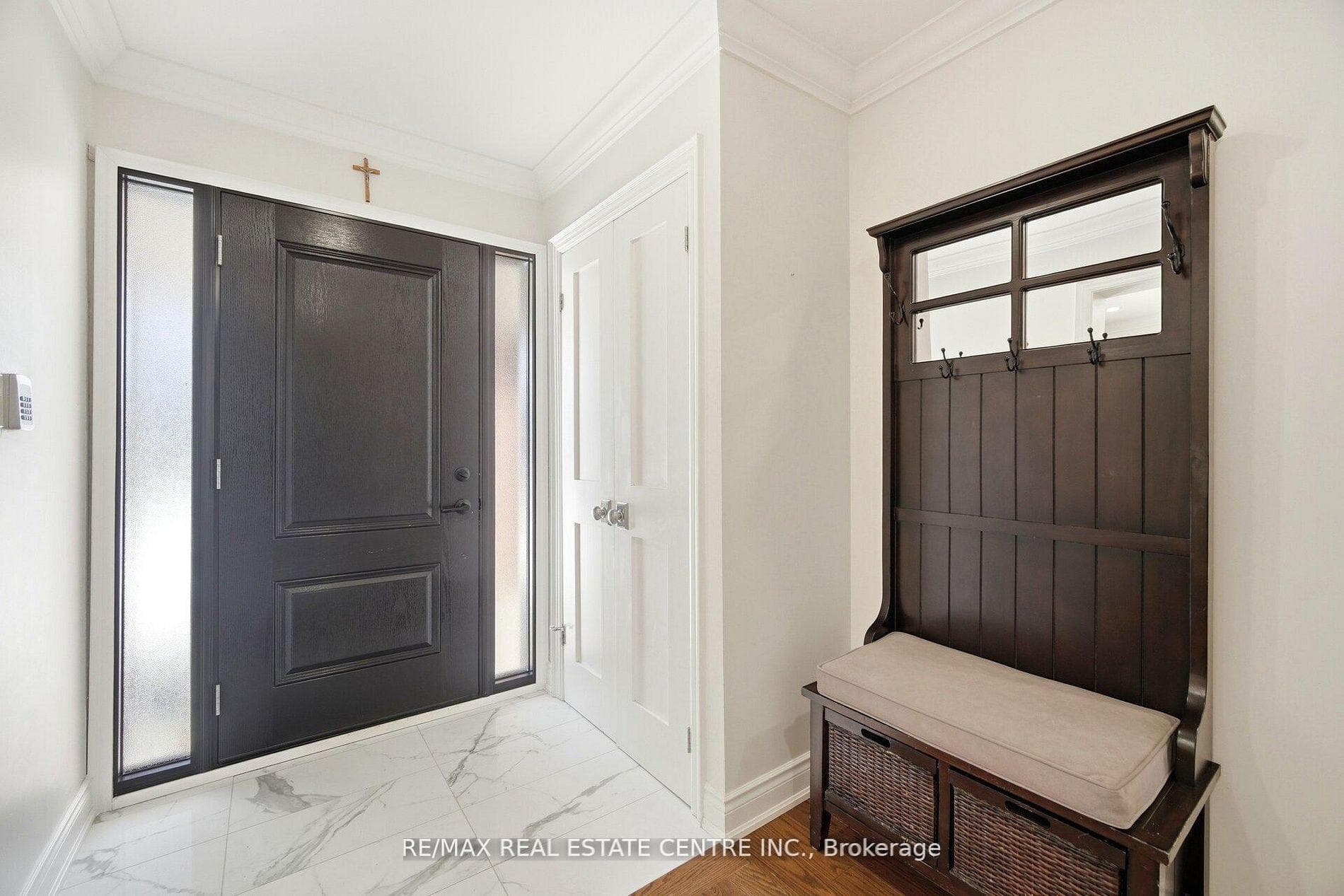 4253 Marblethorne Court photo 5