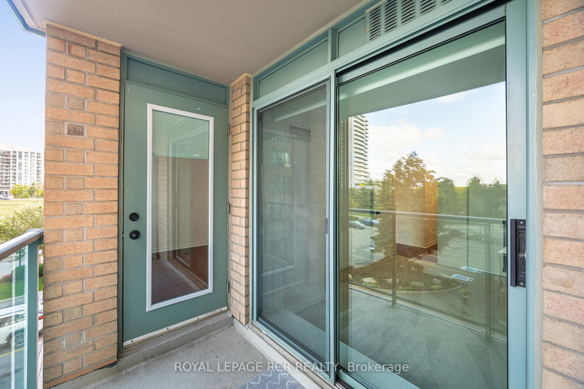 11 Oneida Crescent Unit 301 photo 15