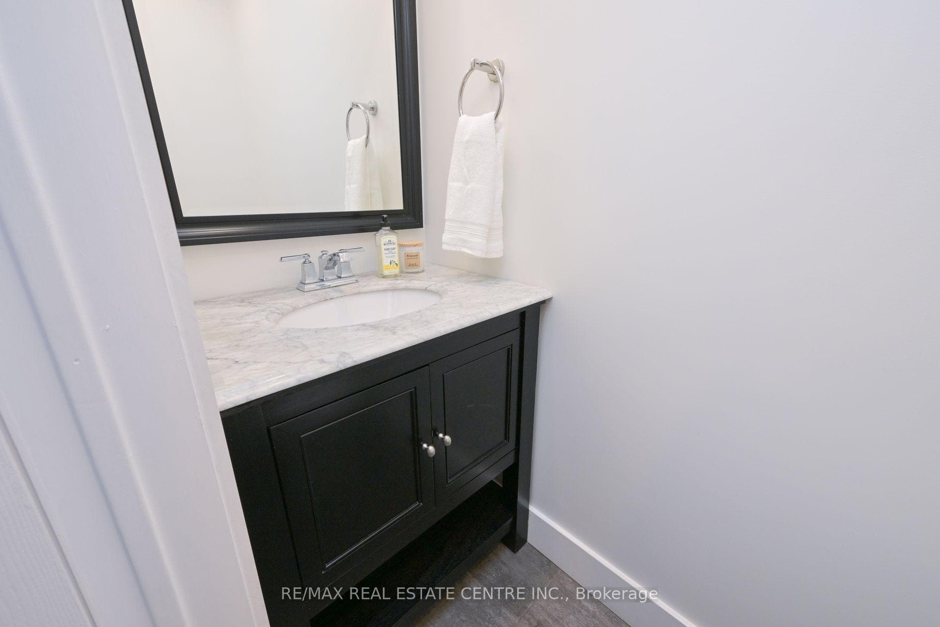 111 Chalmers Street photo 12