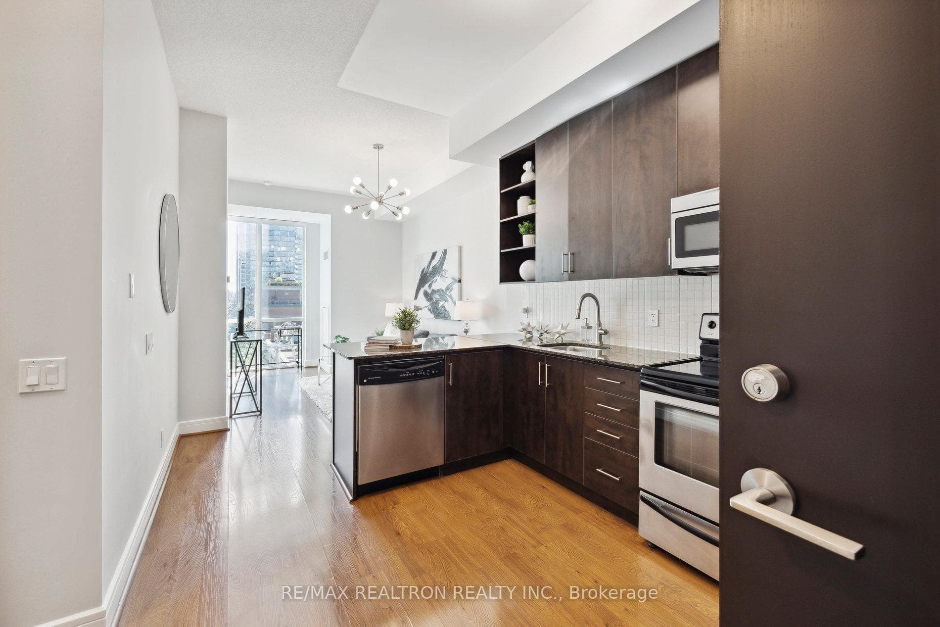 112 George Street Unit 624 photo 4