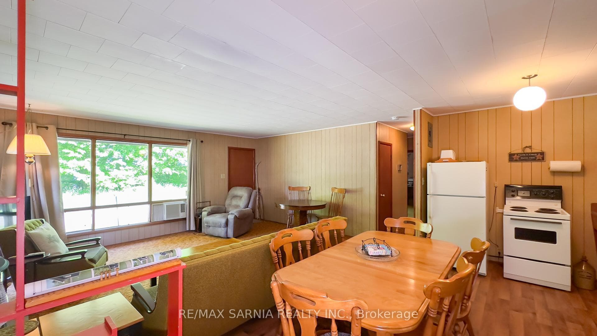 4933 Edith Lane photo 6