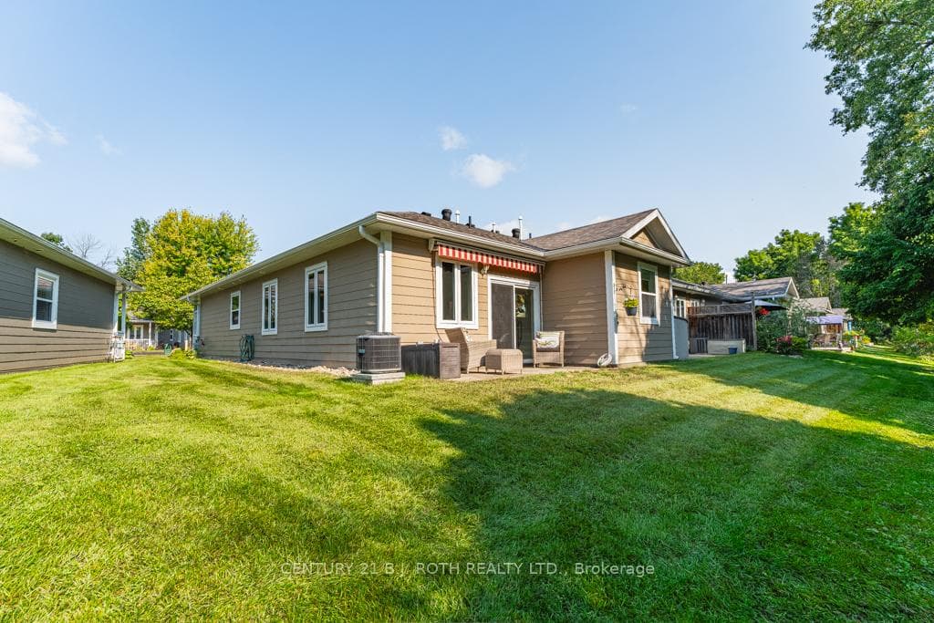 39 Riverwalk Drive photo 22