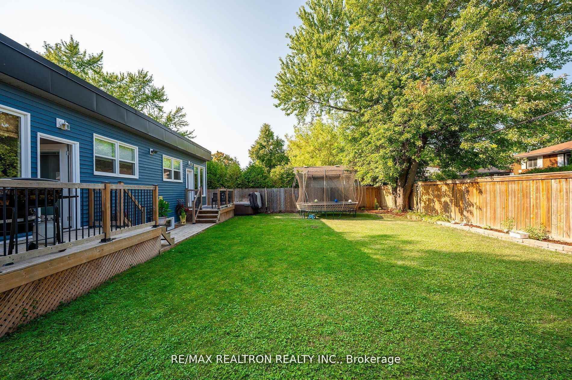 5472 Randolph Crescent photo 47