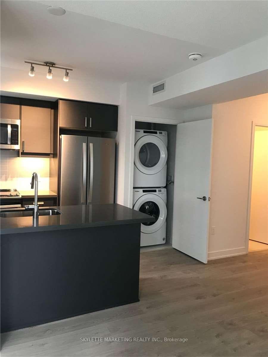 50 Wellesley Street Unit 3501 photo 12