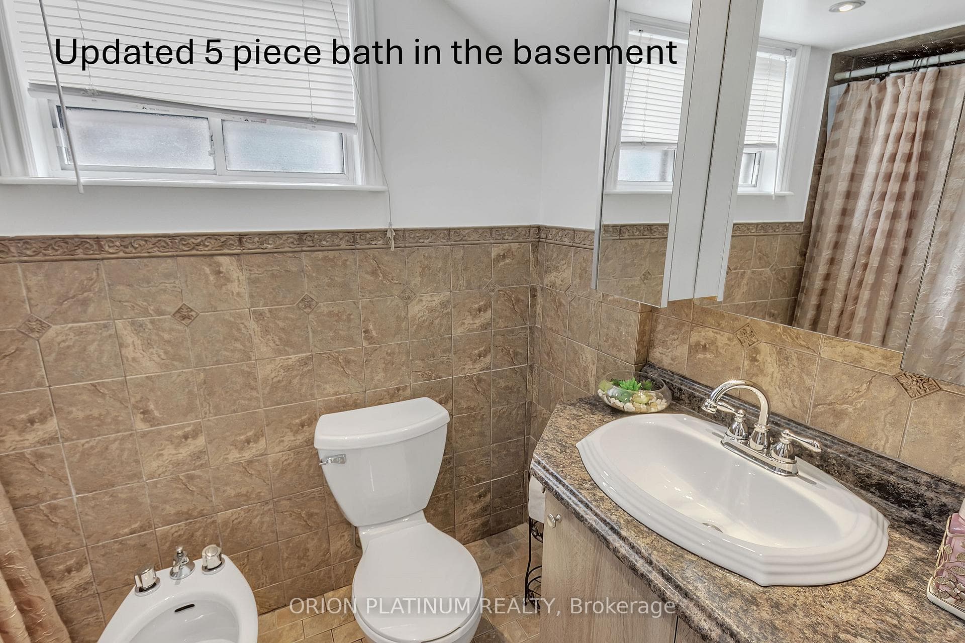 22 Bradfield Avenue photo 31