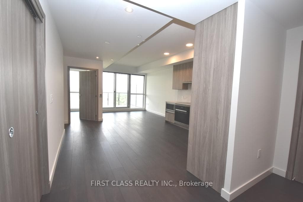 25 Mcmahon Drive Unit 1707 photo 4