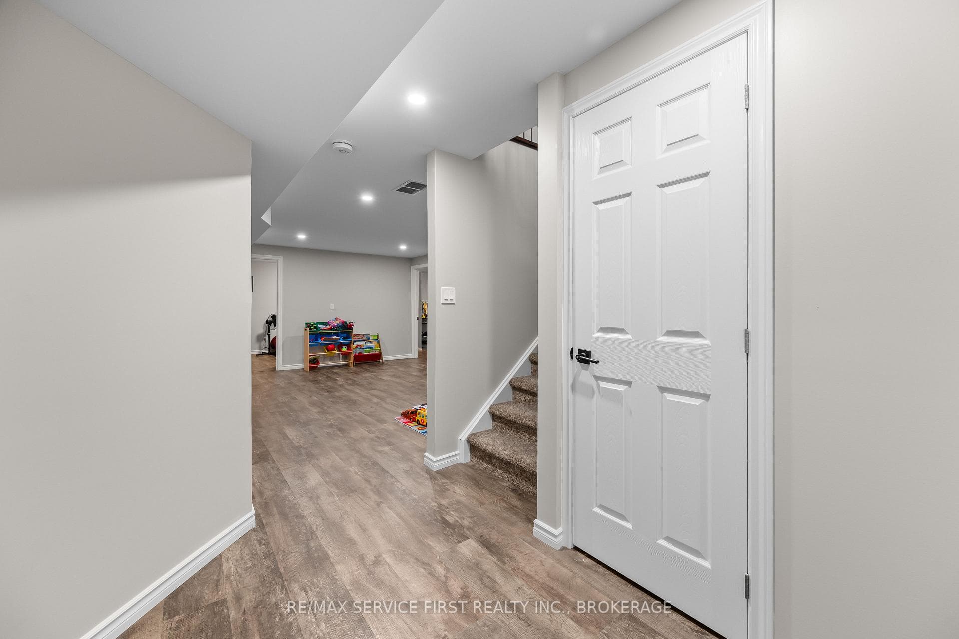 636 Mandara Drive photo 28