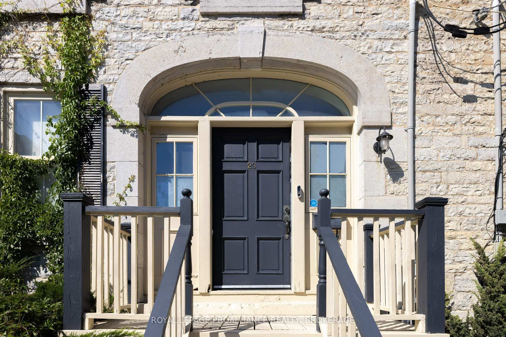 23 Earl Street photo 5
