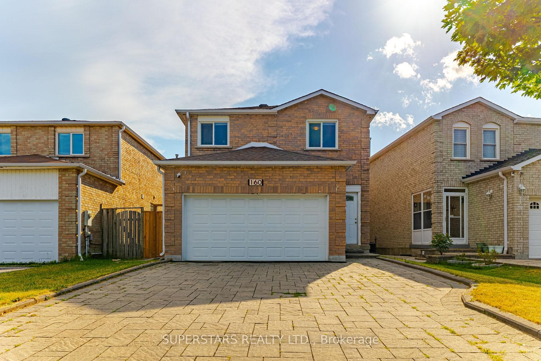 160 Galbraith Crescent photo 1