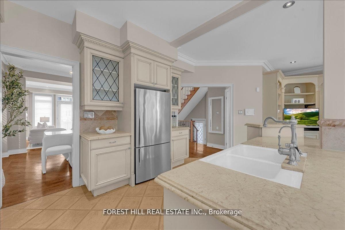 313 Broadway Avenue photo 14