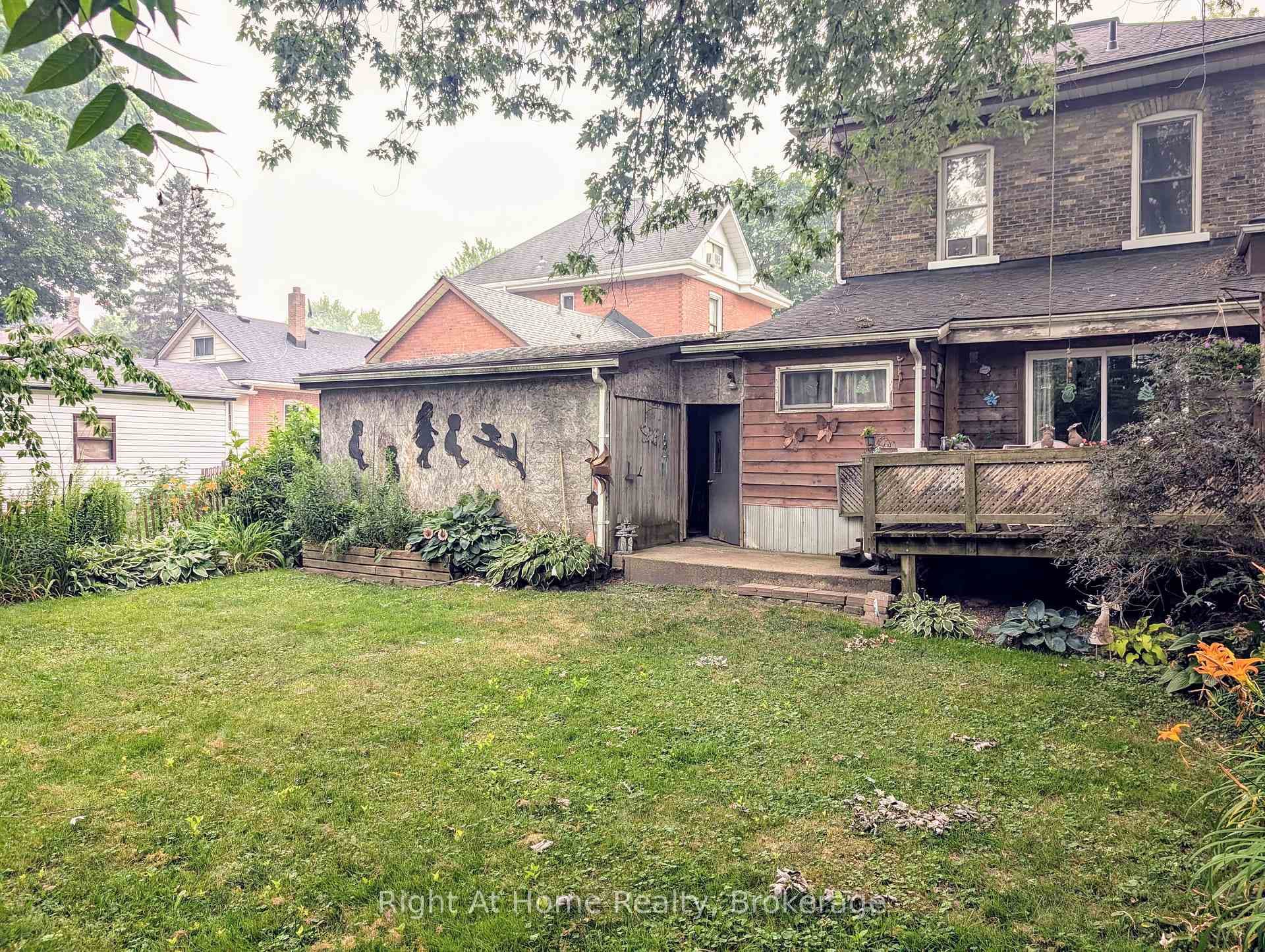 142 Douro St Street photo 20