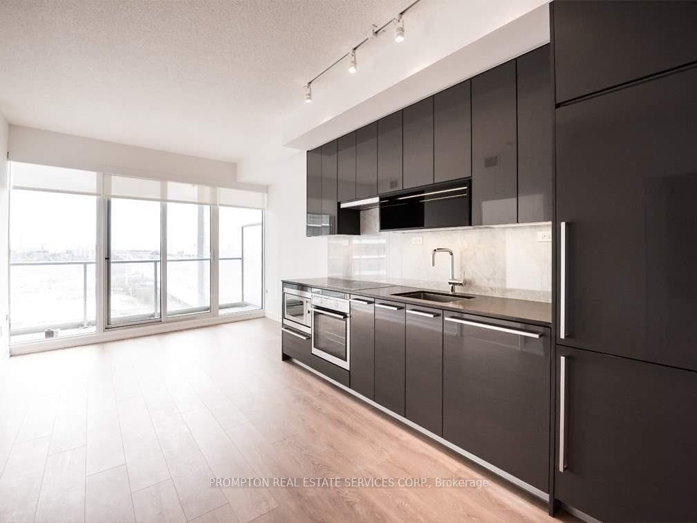115 Mcmahon Drive Unit 2809 photo 5