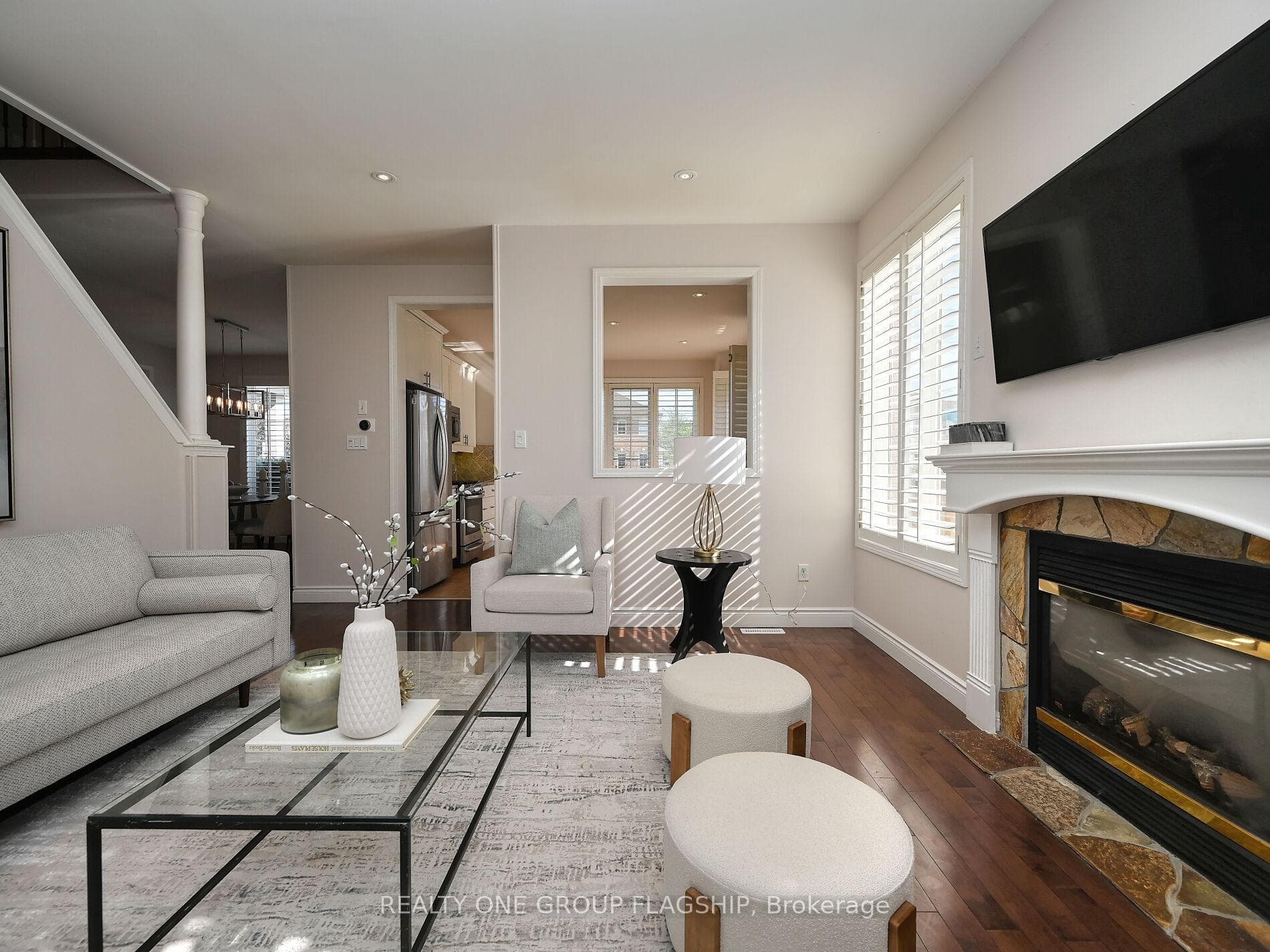 3855 Thomas Street photo 17