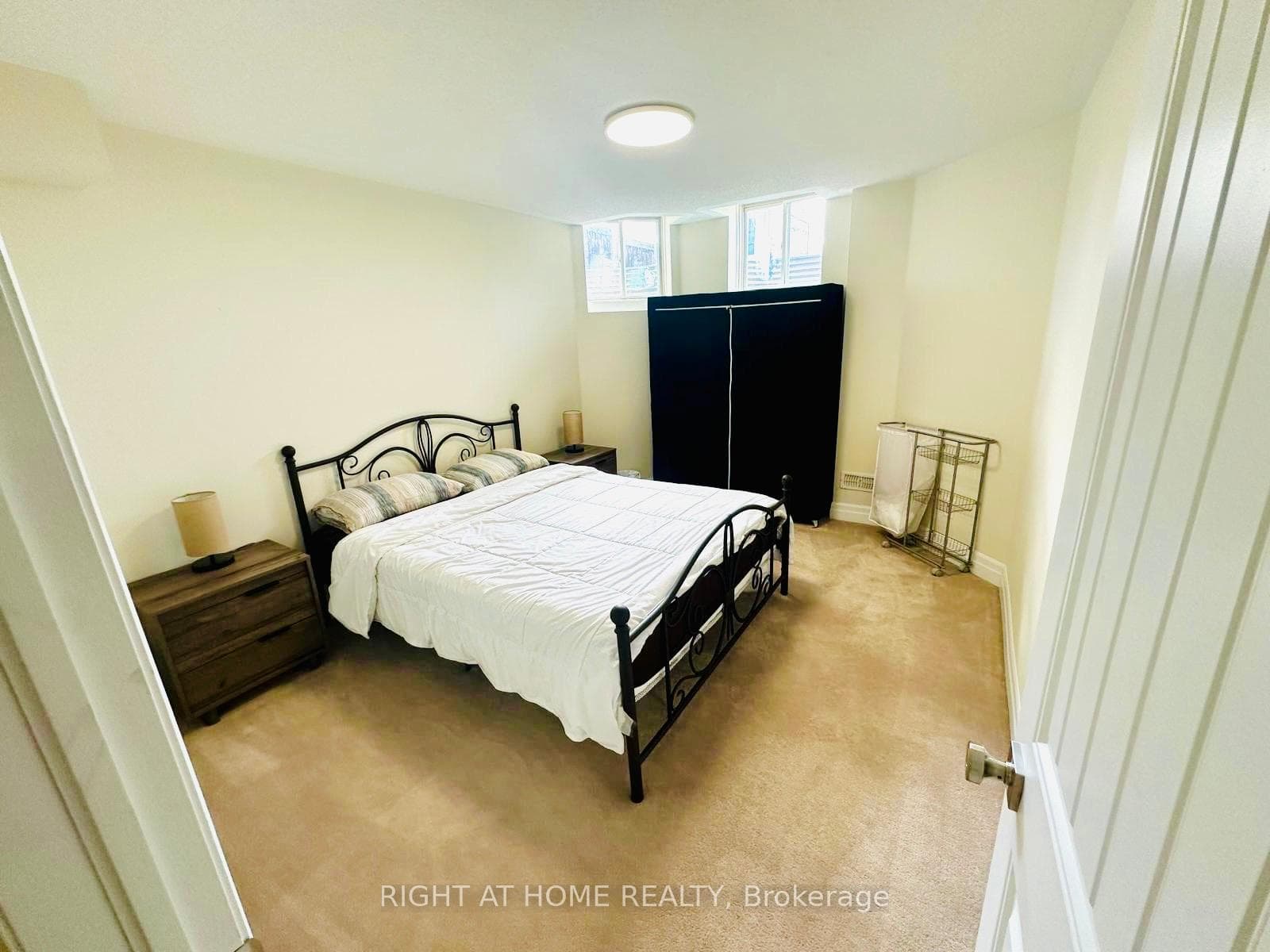 94 Forbes Terrace photo 27