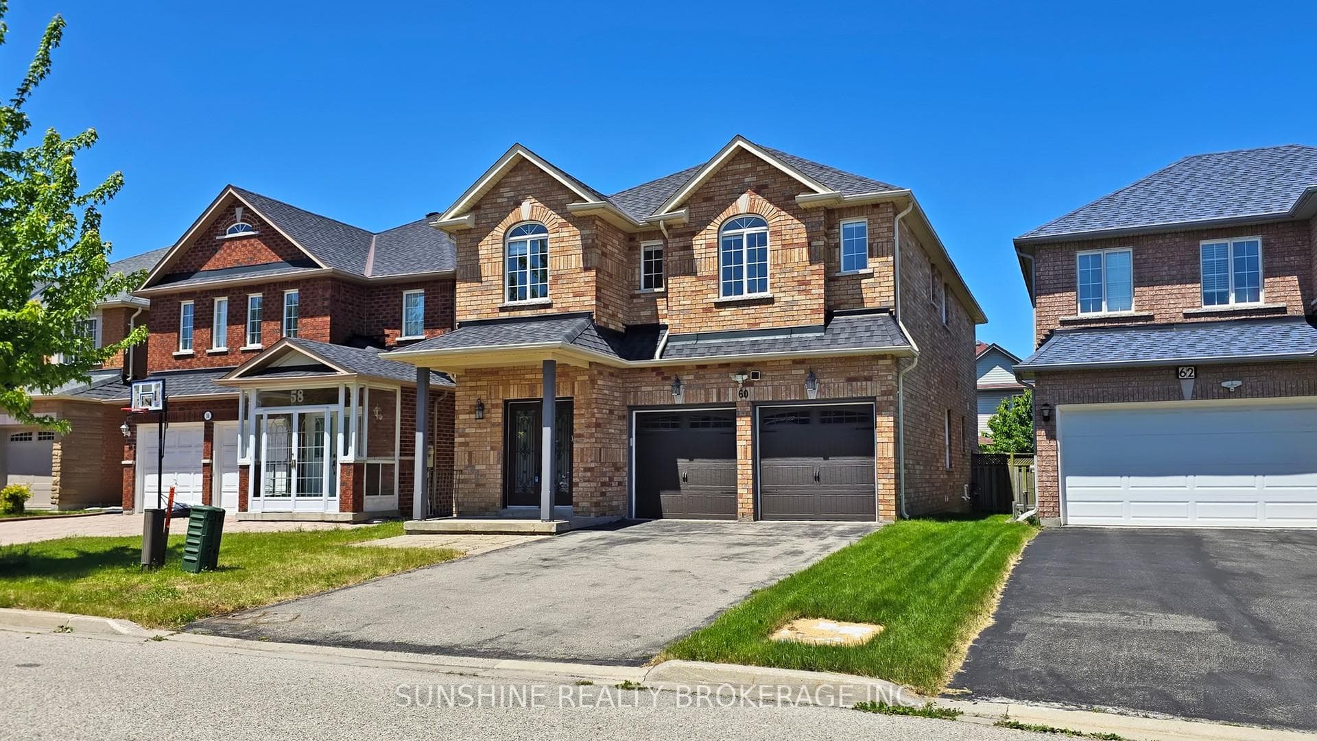 60 Brookhaven Crescent photo 1