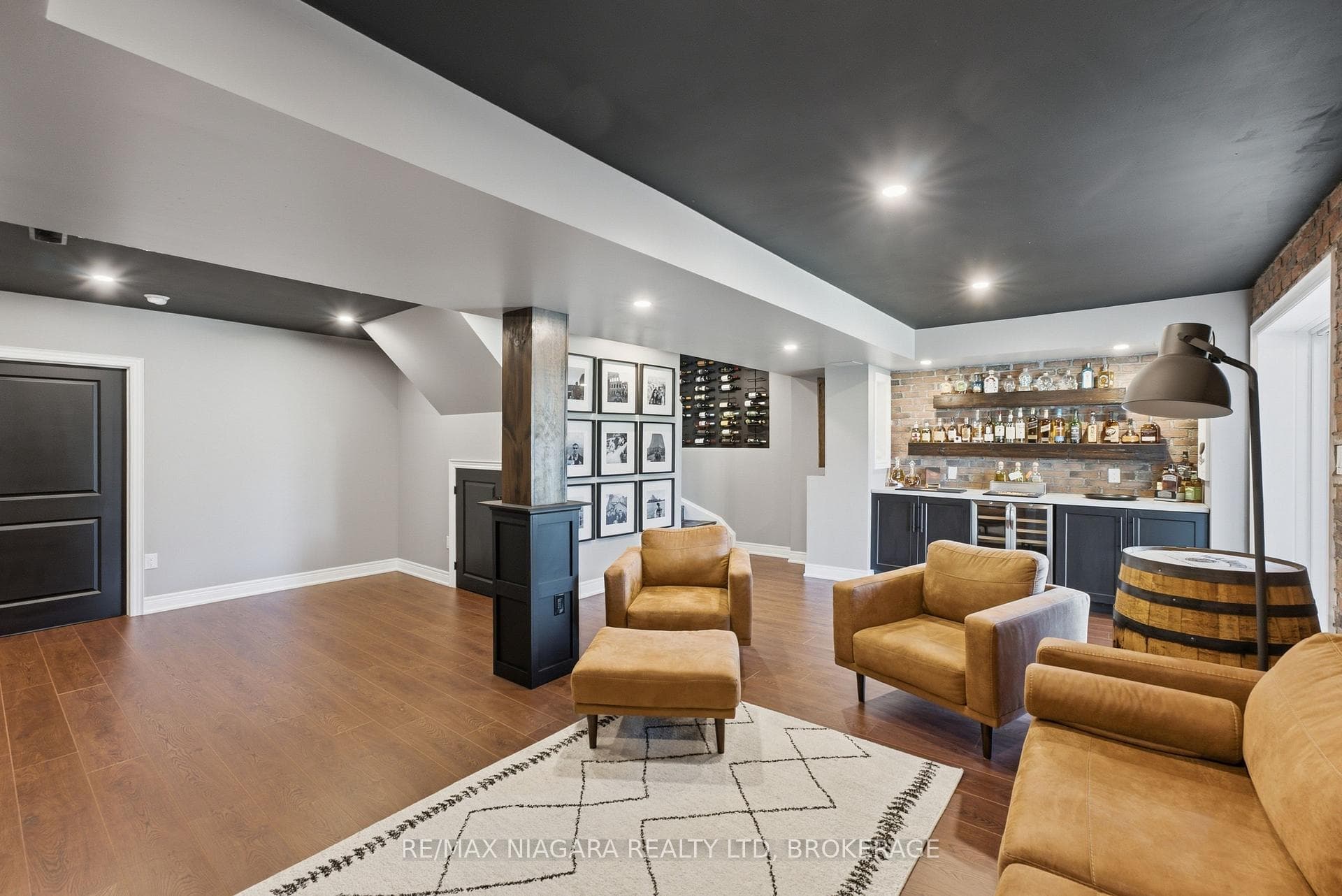 8571 Dogwood Crescent photo 33