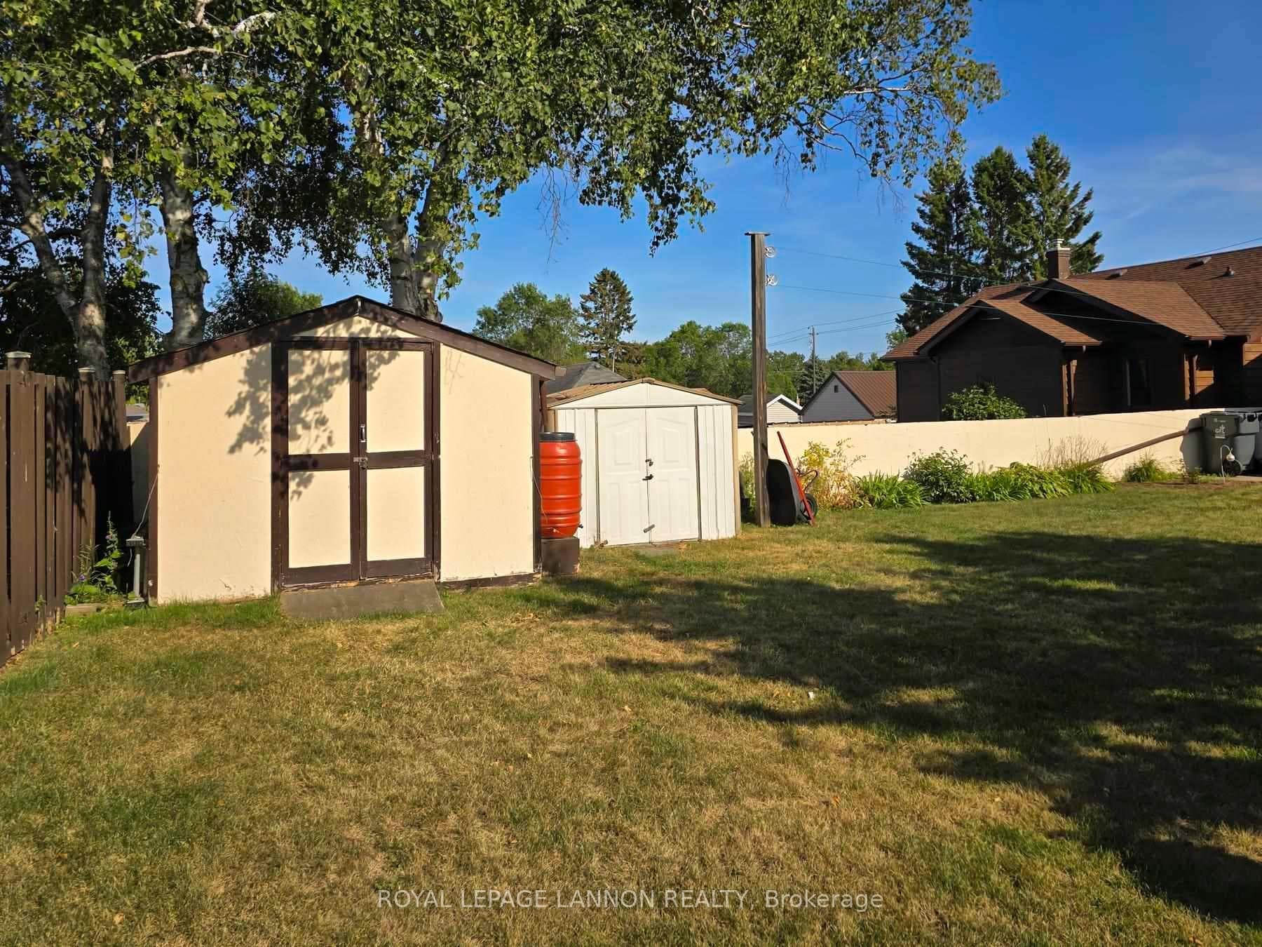 314 Lillian Street photo 13