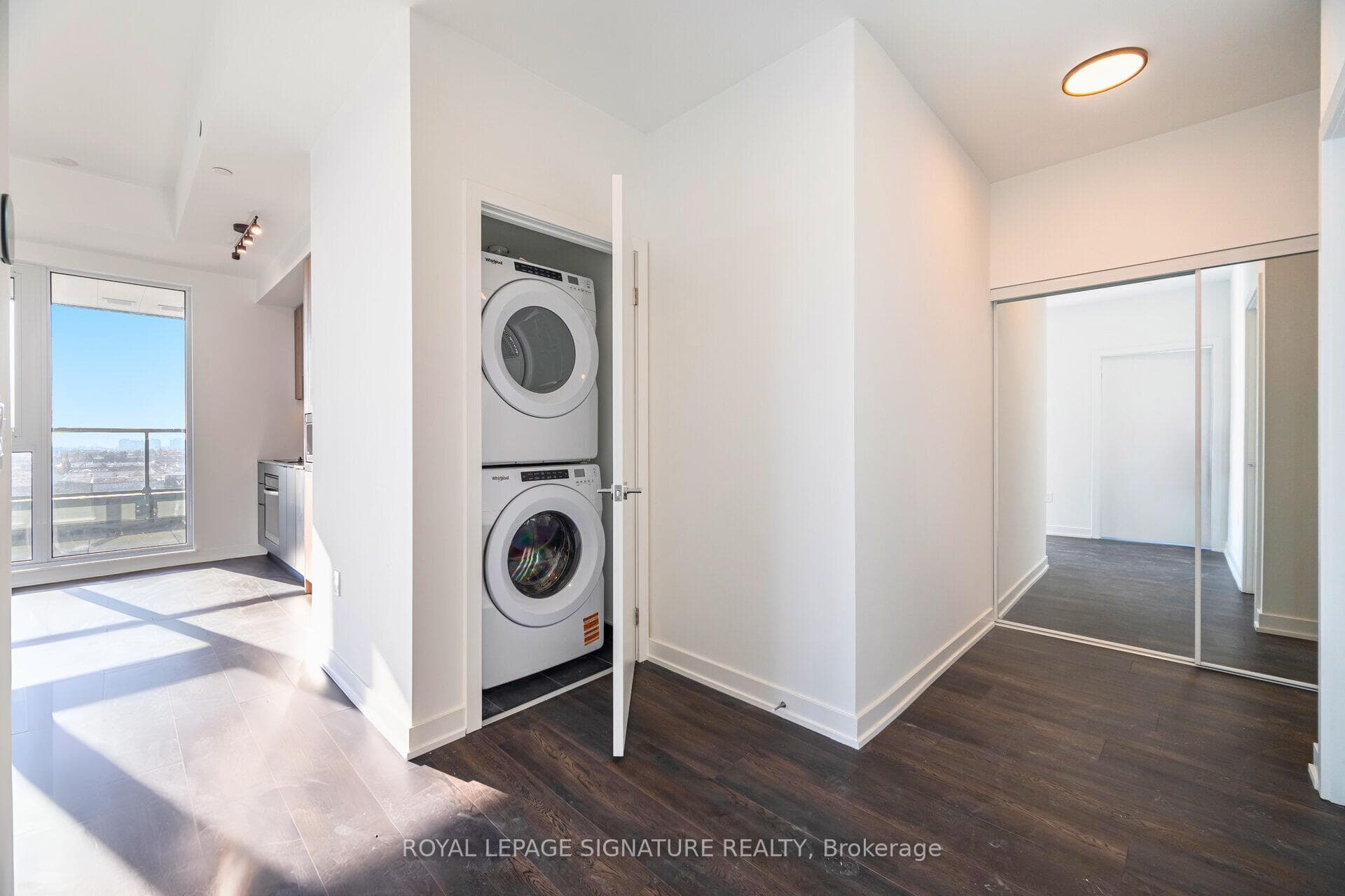 1037 The Queensway N/A Unit 602 photo 10