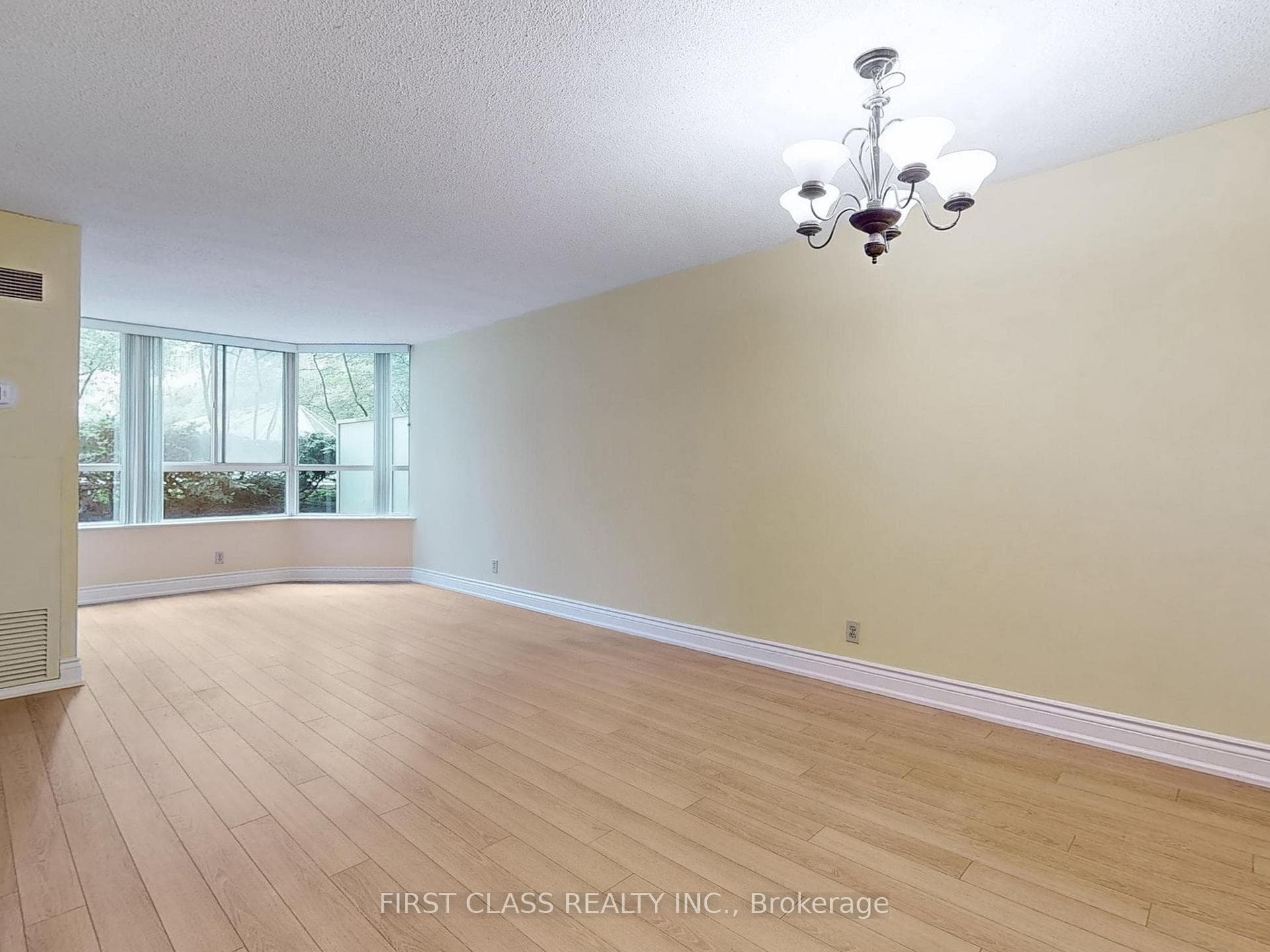 717 Bay Avenue Unit 303 photo 4