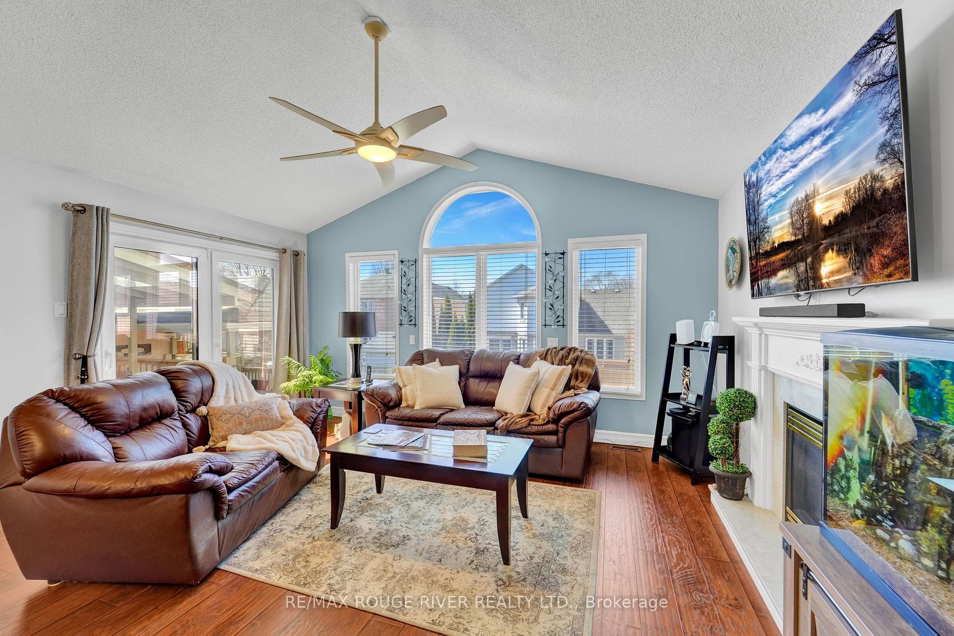 452 Fleetwood Drive photo 8