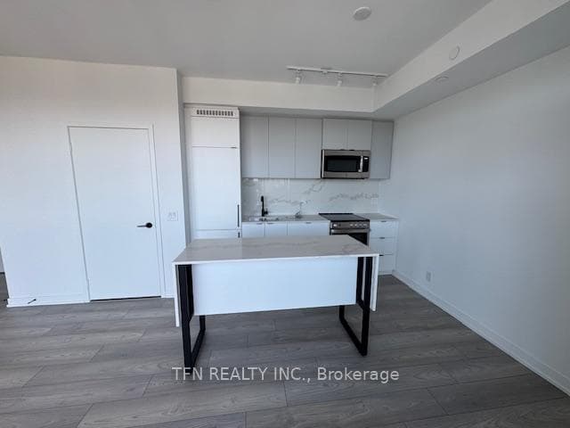 285 Dufferin Street Unit 1509 photo 6