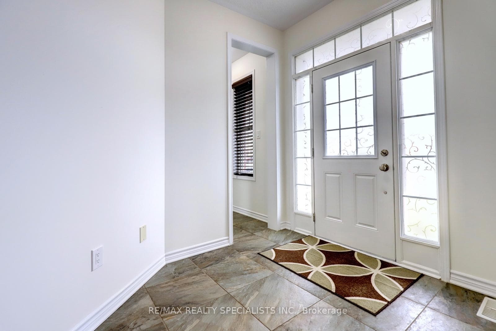 404 Clarkson Gate photo 5