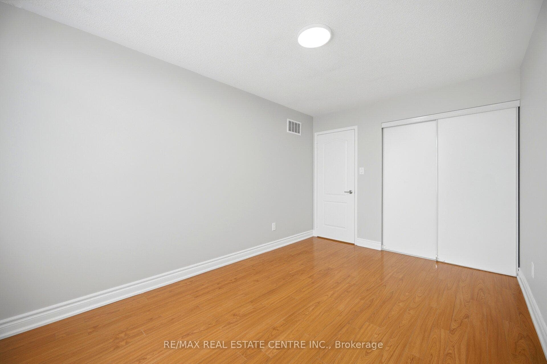 31 Spicebush Terrace photo 28