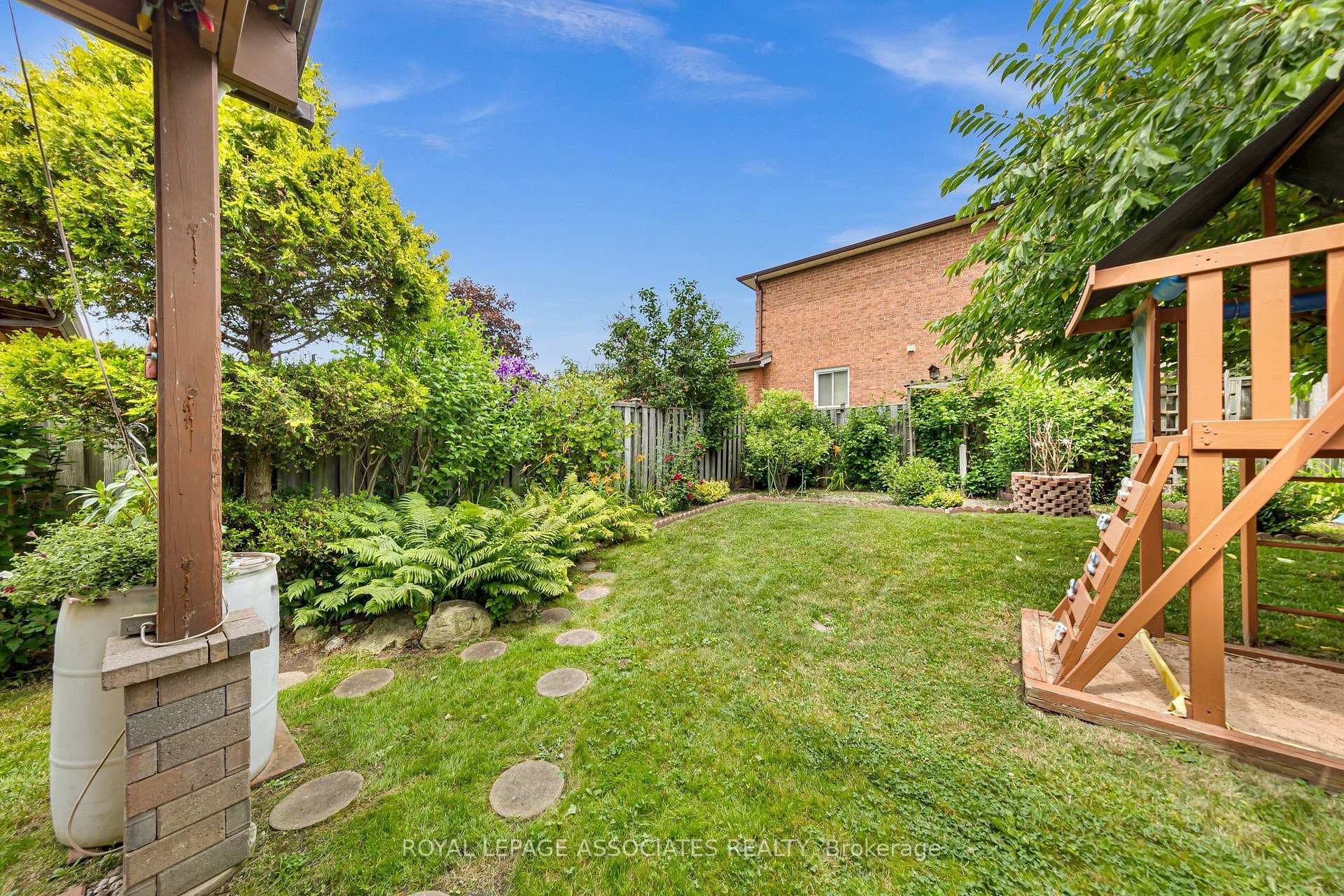 4 Apsco Avenue photo 8