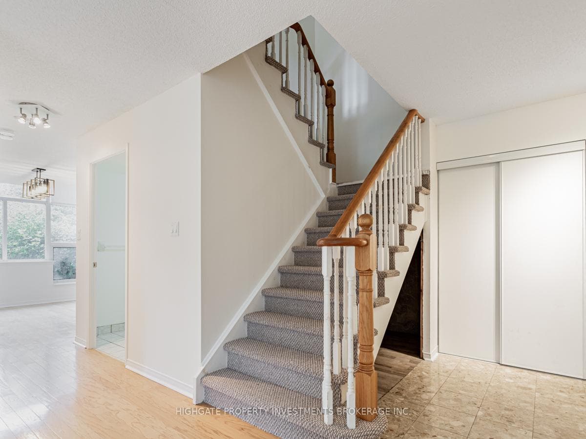 233 Beecroft Road Unit 101 photo 11
