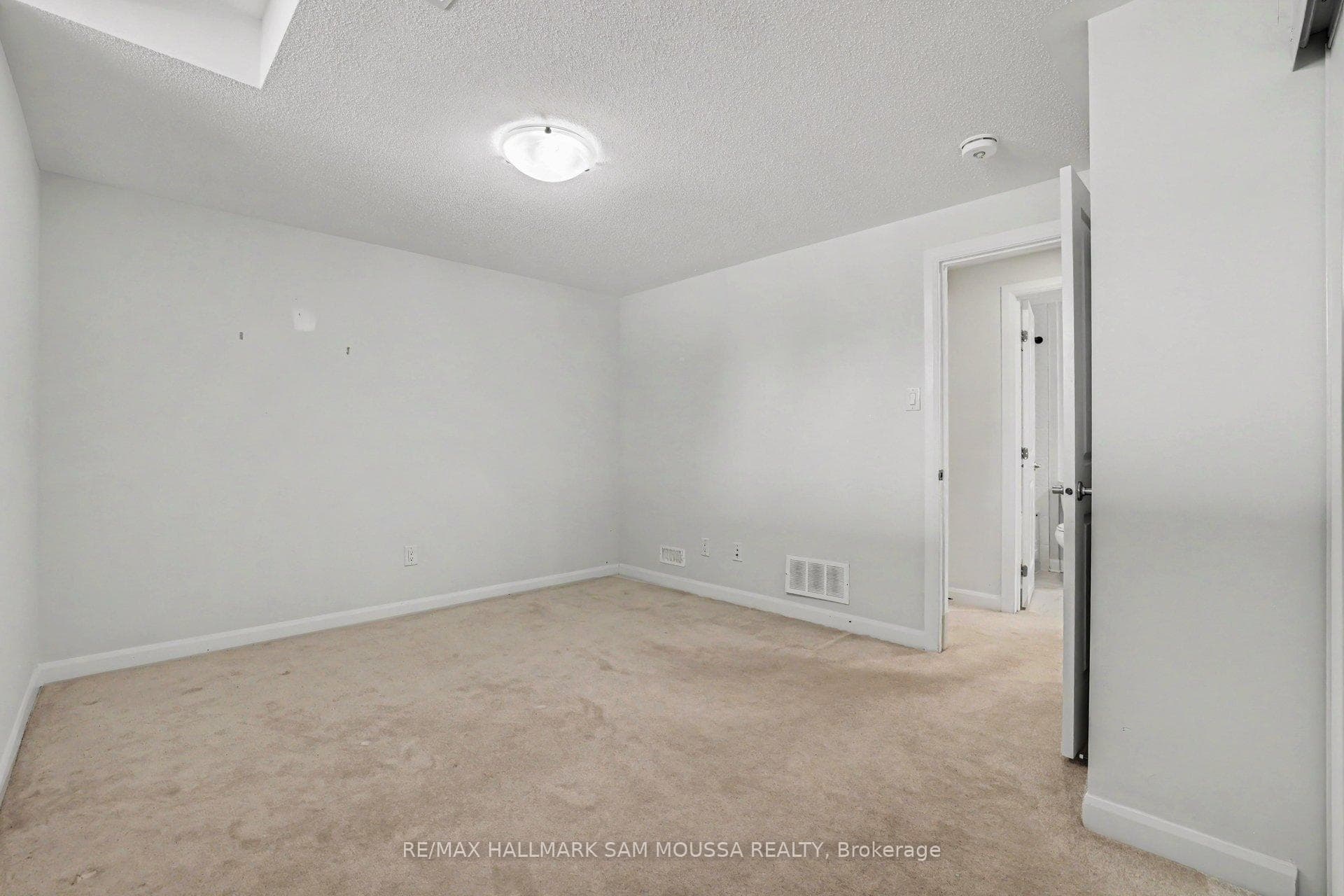 215 Eldorado Private Unit A photo 27